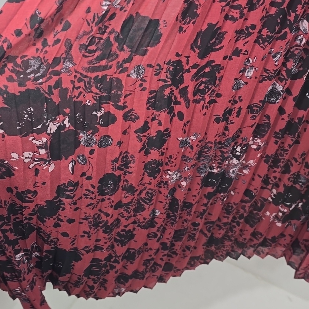 {Taylor} Women's Floral Chiffon V-Neck Pleated Dress - Size 16W - Picture 7 of 16